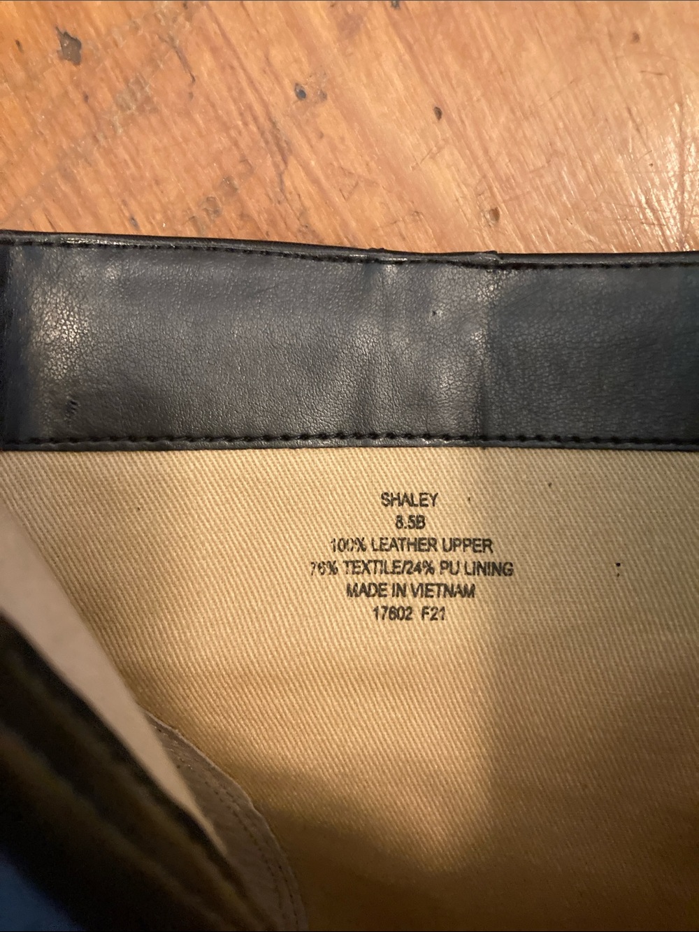 NWOT Ralph Lauren Black Leather Wedge Ankle Boots with Gold RL Accent Size 8.5B - Picture 4 of 4